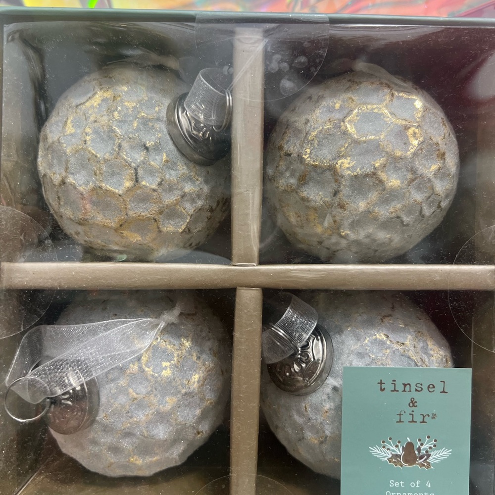 Christmas Ornaments balls set of 4